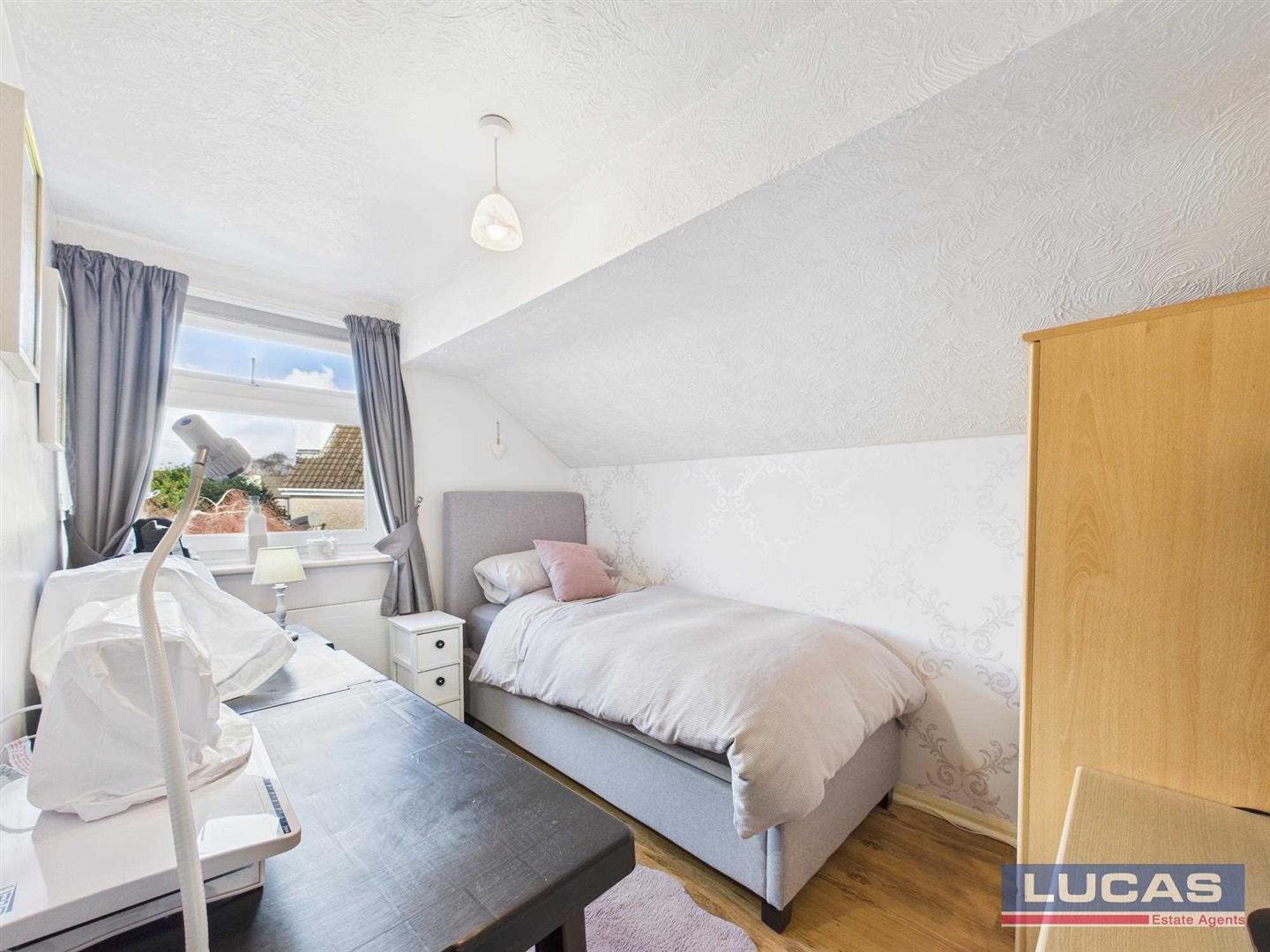 24 Lon Y Wennol, Llanfairpwll